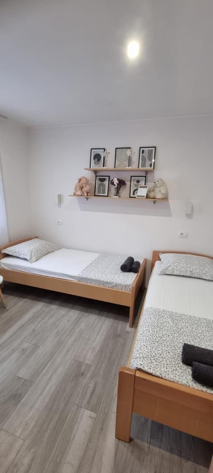 Apartments Mladen Duće 外观 照片